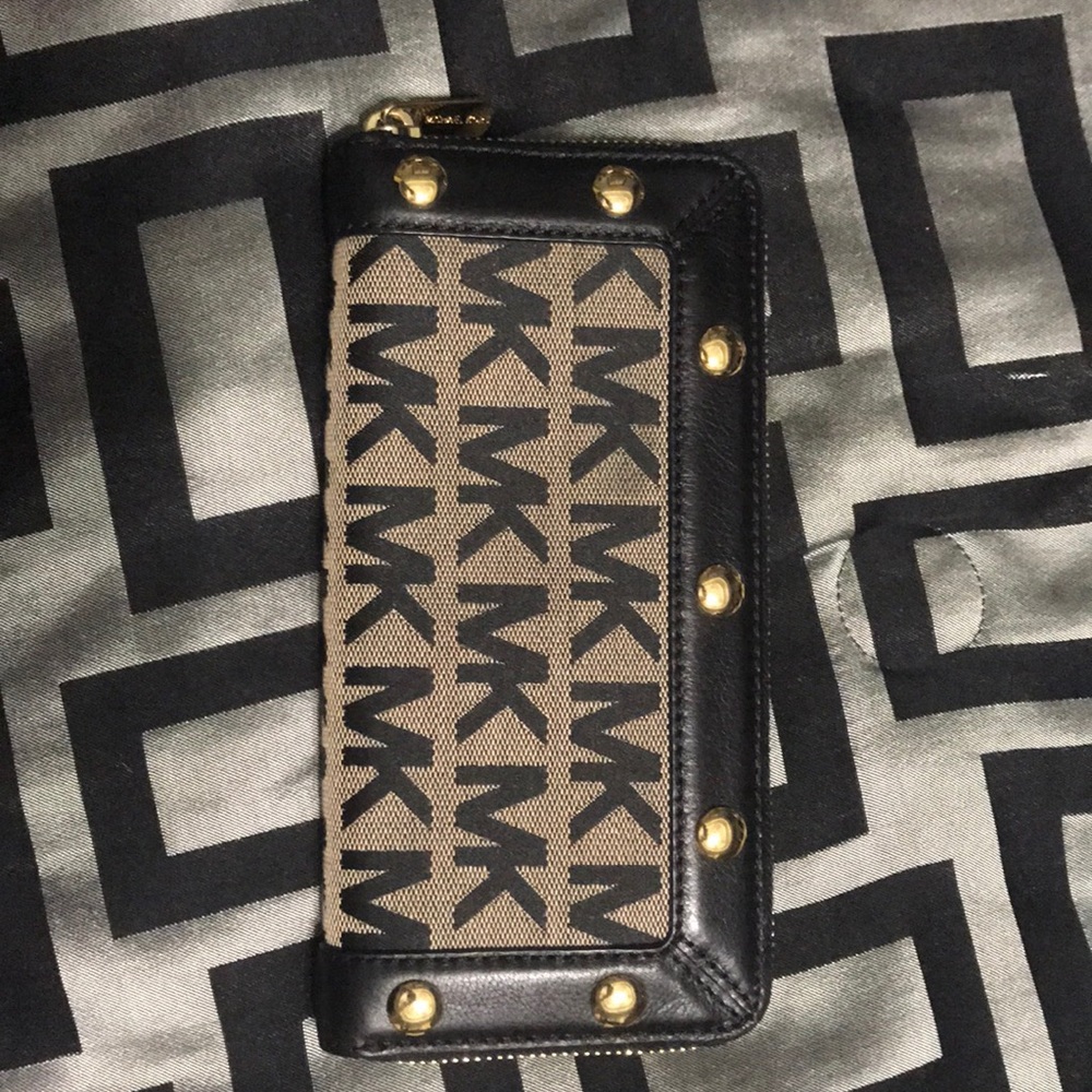 MK wallet